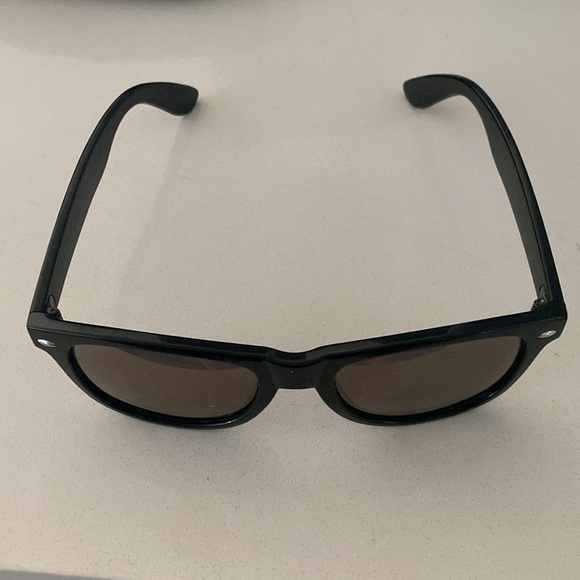 uo sunglasses - Picture 2 of 3